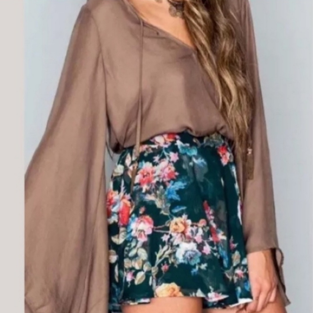 Show me your mumu carlos swing floral shorts sz M